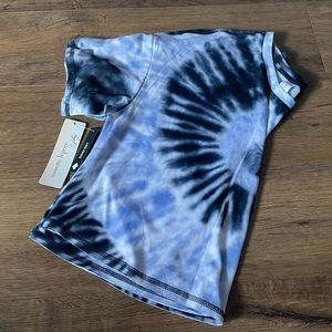 NANETTE LAPORE-NWT Women’s Short Sleeve Blue Tie Dye Tee